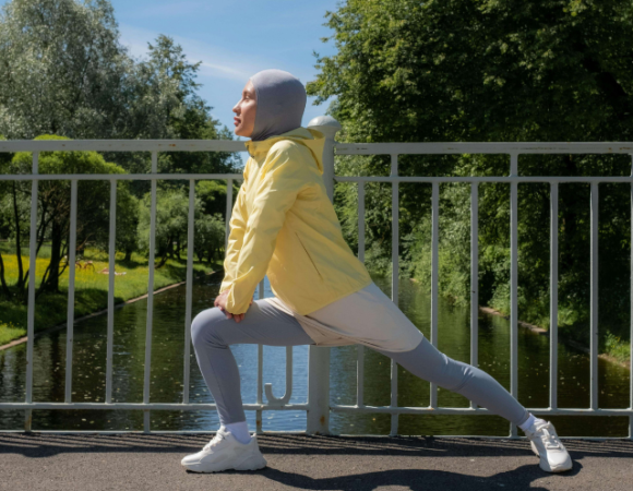 Must-Do Stretches Before Your Trek
