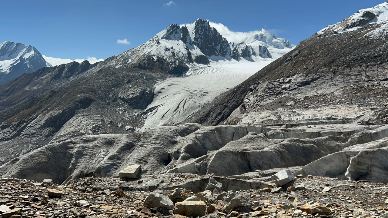 Trek from Tambakund to Khatling Glacier and Return