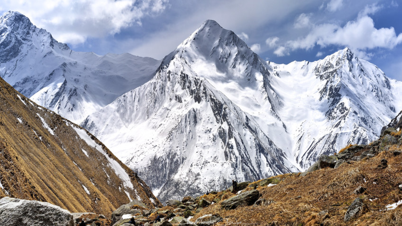 Trek from Pari Tal to Sahastral