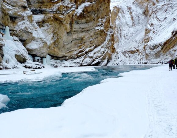 Chadar Trek Guide 2023: Distance, Route, Map, Best Time & Itinerary