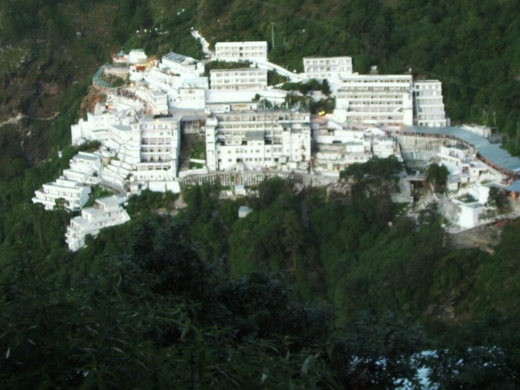 Mata Vaishno Devi: History,Temprature, Best Time To Visit, Nearest Railway  And More | Scoutripper